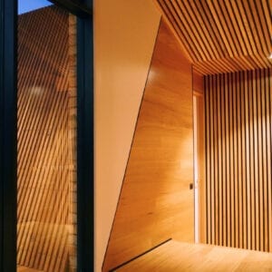 Linijinės akustinės/dekoro medienos plokščių sistemos